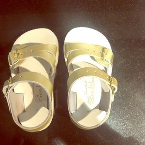 Toddler size 4 gold Sun Sandals